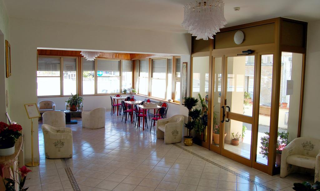 Hotel Vittoria Chianciano Terme Exterior photo